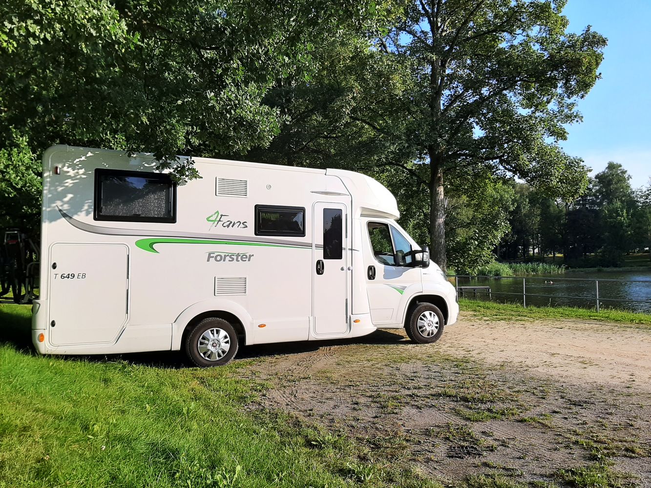 Freiheit und Natur Freibadesee und Caravanstellplatz Neustadt in Sachsen